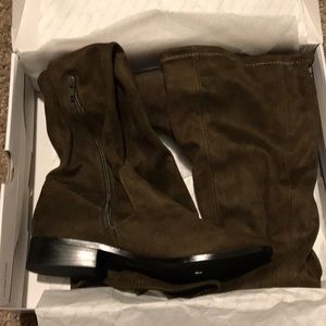 Brand new size 9 Elinna Aldo boots